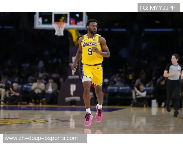 湖人挖两奇兵球员！史密斯攻守兼备，蒂耶罗超卓防卫，该进轮换了